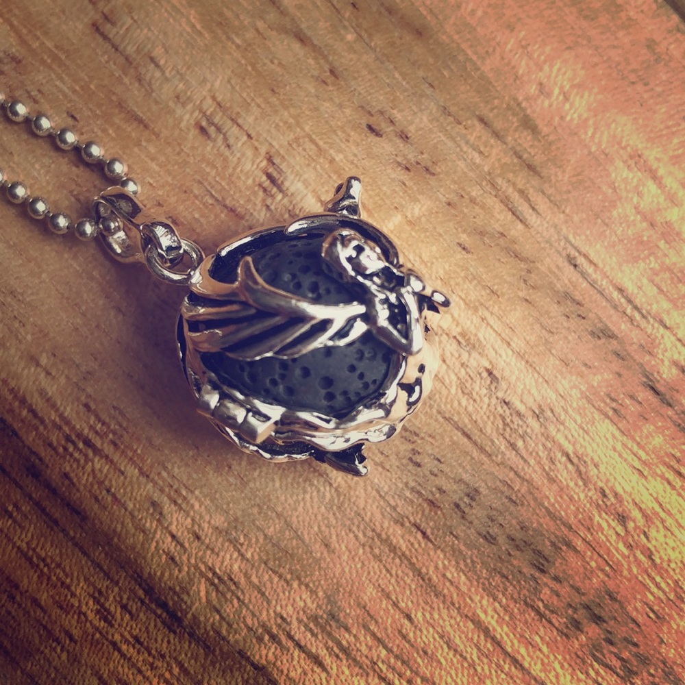 Aroma diffuser necklace